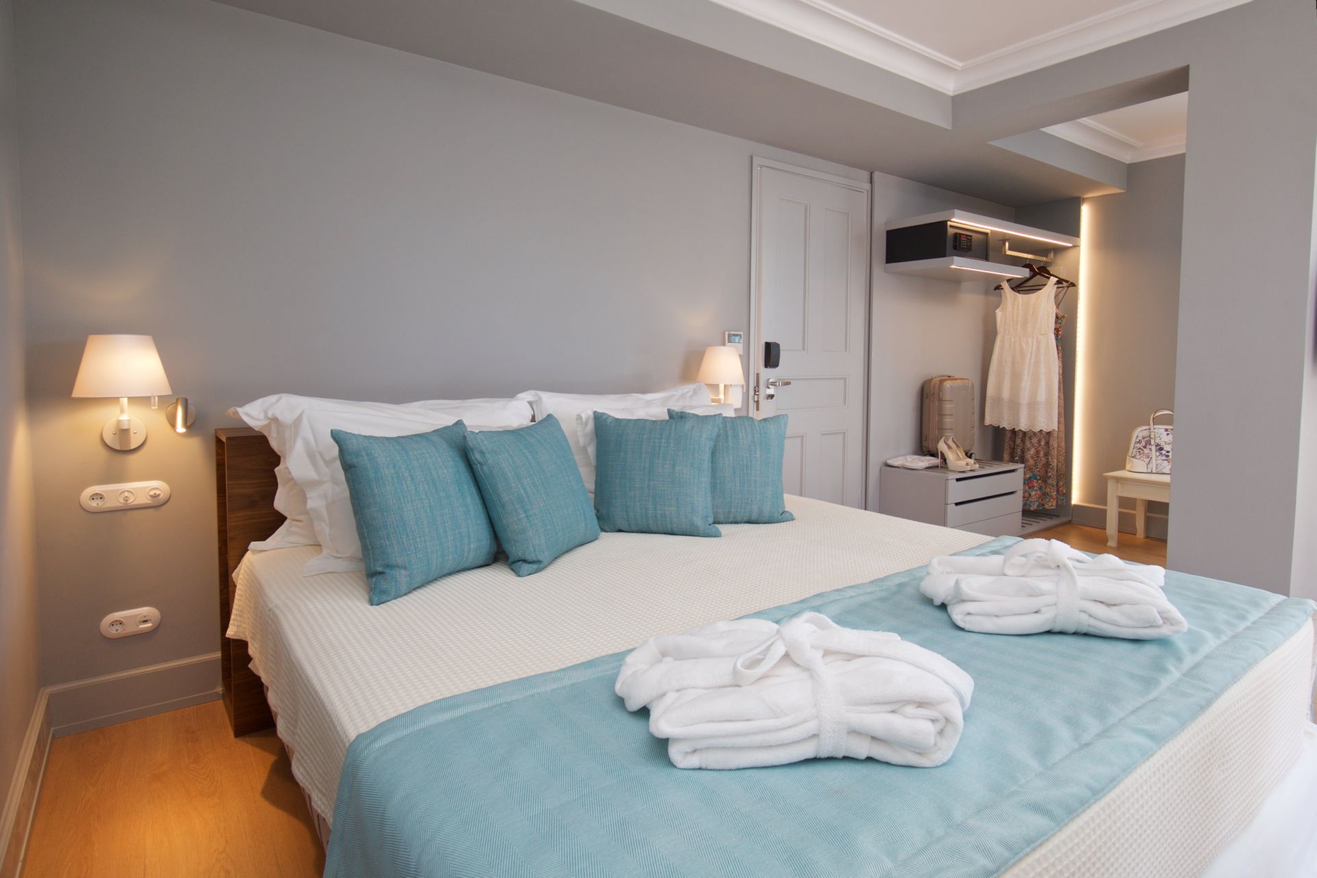 hotel room 2